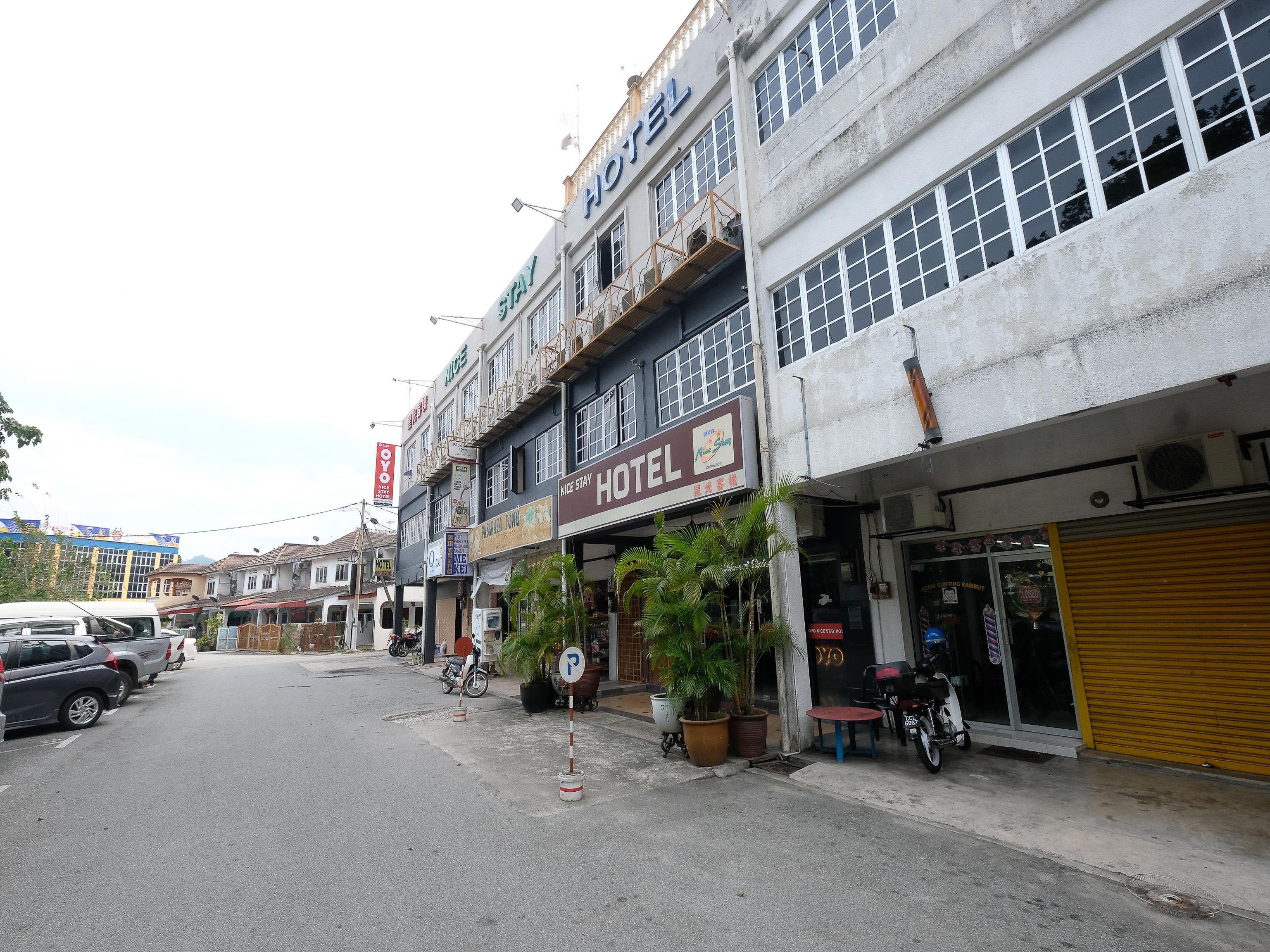 Oyo 1190 Nice Stay Hotel Raub Exterior foto