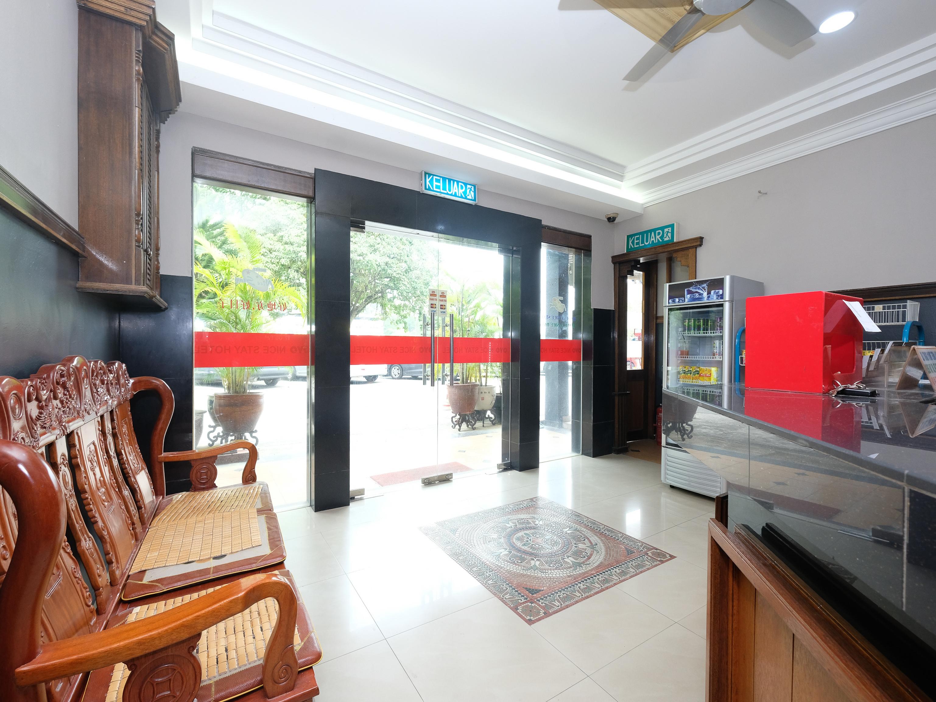 Oyo 1190 Nice Stay Hotel Raub Exterior foto